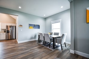 Dining - Home w/ King Suite 4 Mins to DAY Airport (Vandalia)