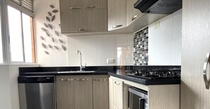 Microwave, dishwasher - Elegance in El Poblado! 5 minutes from Provenza. Explore restaurants nearby. (Medellín)