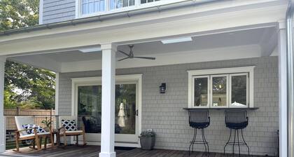 Beautiful Rowayton Home - Close to Beach and Town