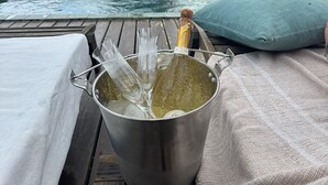餐飲