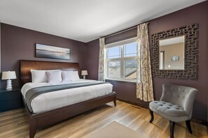 4 bedrooms, desk, free WiFi, bed sheets - Daydream Den | Central | Family-Friendly | Garage (Invermere)