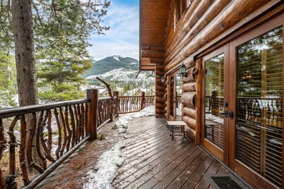 Rundlestone Ridge | 13-Person Hot Tub | Ski-In/Out