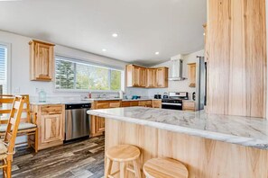 Mikrowelle, Ofen, Herdplatte, Geschirrspüler