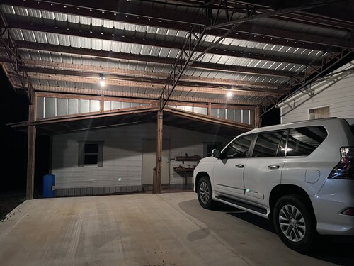 Quick Drive To Multiple Beaches! Chipola Cottage with Private Boat Ramp