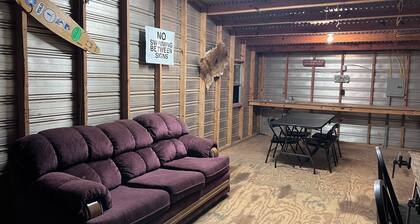 Private Boat Ramp Cottage on Chipola River, Commute to Panama City & Port St Joe