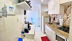 Geladeira, fogão, cooktop, liquidificador