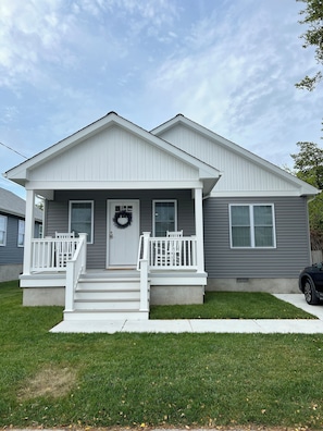 Exterior - New!! Enjoy the Most Spectacular Sunsets in Cape May County! Dog friendly! (Villas)