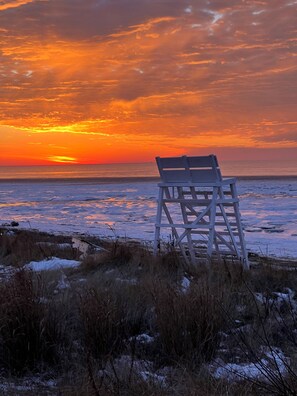 Beach nearby, sun-loungers - New!! Enjoy the Most Spectacular Sunsets in Cape May County! Dog friendly! (Villas)