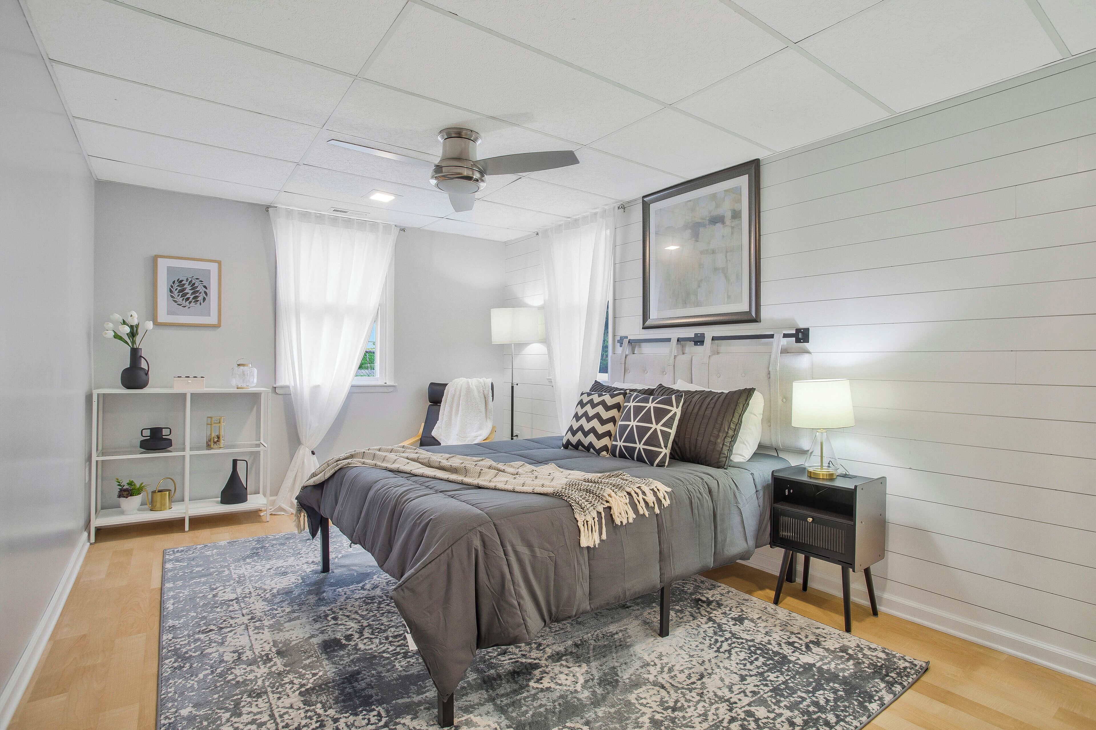 4 slaapkamers, een strijkplank/strijkijzer, gratis wifi, beddengoed