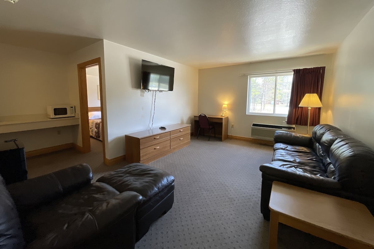 King Suite with Jetted Tub