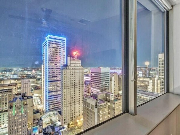 Interior - Luxury 1 Bhk Apt w/Parking Pool / Gym/ City View (Dallas)