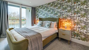 6 chambres, fer et planche à repasser, lit parapluie, Wi-Fi gratuit