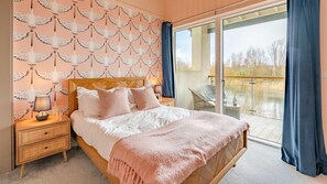 6 chambres, fer et planche à repasser, lit parapluie, Wi-Fi gratuit