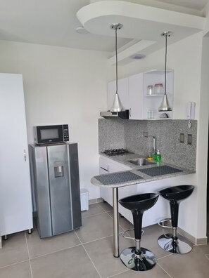 套房 | 私人廚房 | 大型冰箱、微波爐、咖啡機/沖茶器、電鍋