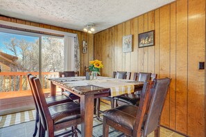 Dining - Charming Elk Mountain Home: Hunt, Hike & Fish! (Elk Mountain)