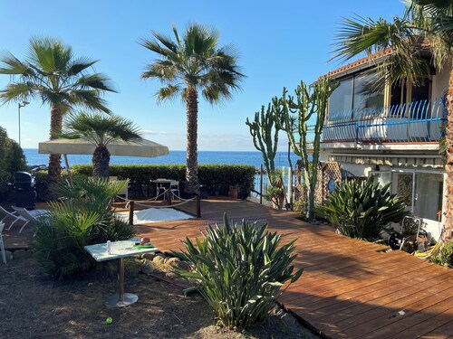 VILLA RITA SEA FROT VIEW