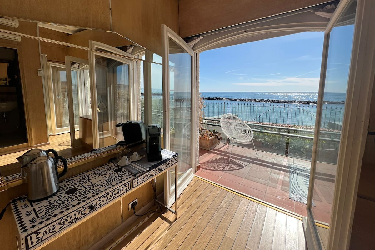 2 bedrooms, minibar, in-room safe, desk