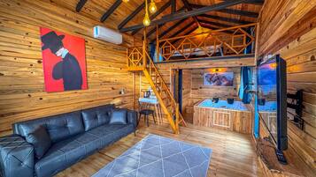 Jakuzili Üç Kisilik Bungalov | 1 kamar tidur, seprai katun Mesir, seprai premium, dan meja kerja