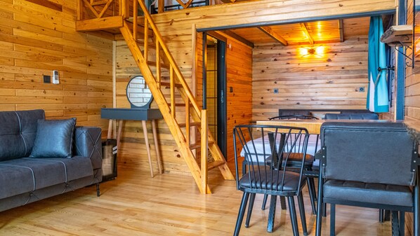 Family Bungalow | 1 bedroom, Egyptian cotton sheets, premium bedding, desk