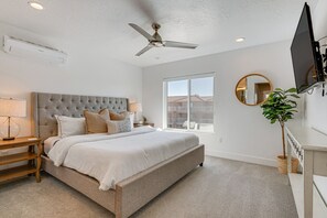 5 bedrooms, desk, travel crib, WiFi - St George Home w/ Patio - 8 Mi to Snow Canyon! (St. George)