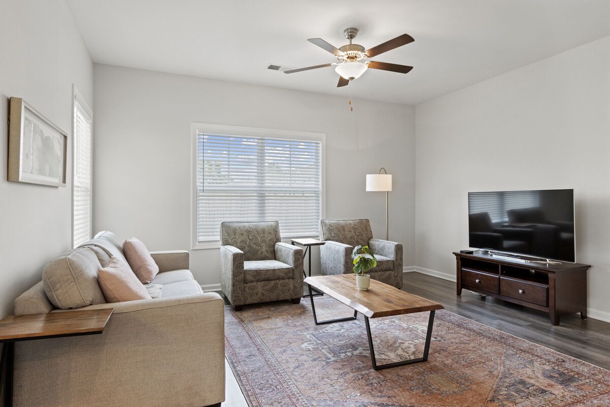 Photo 4 of Park Place Townes: Pet-Friendly Monthly Rental