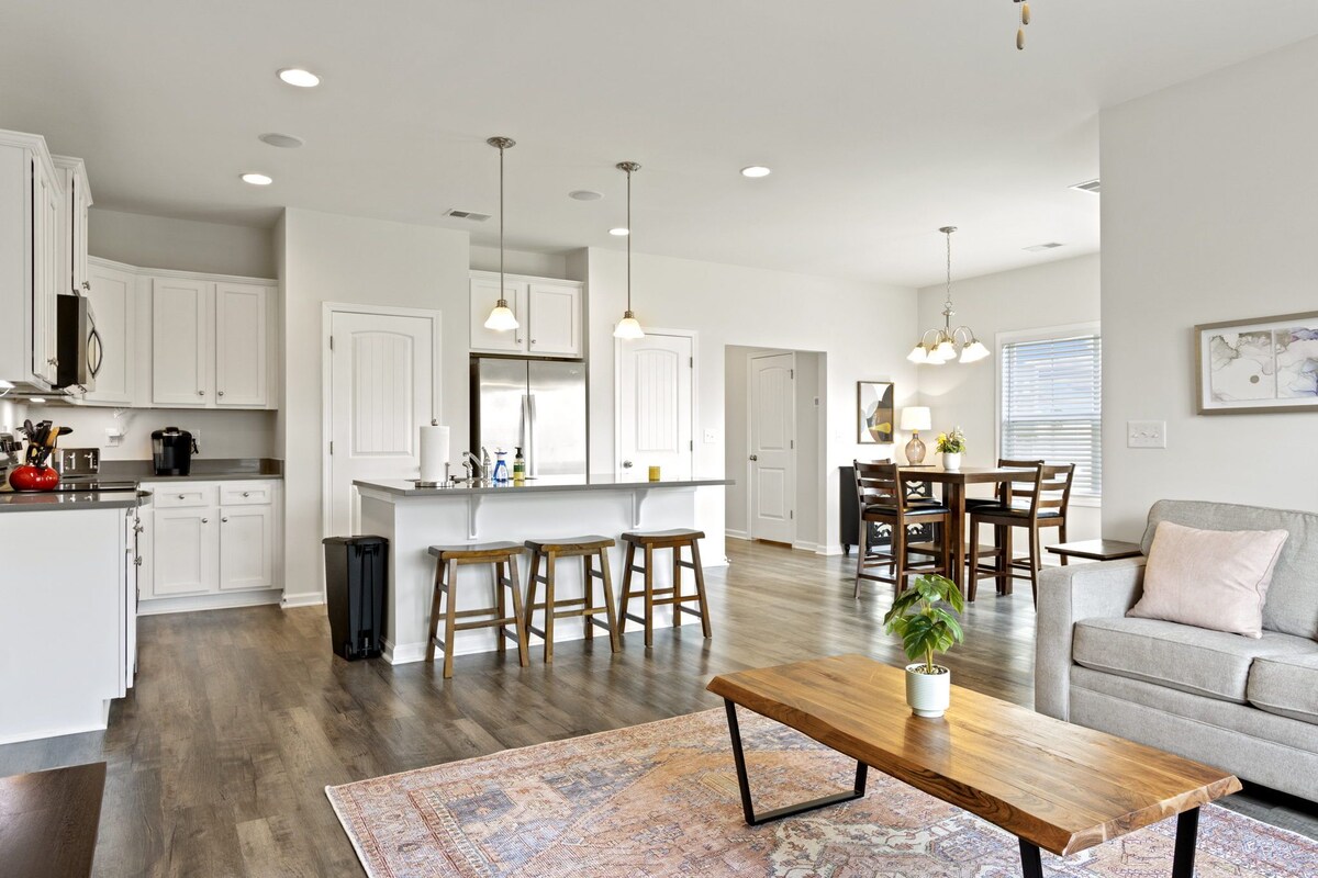 Photo 6 of Park Place Townes: Pet-Friendly Monthly Rental