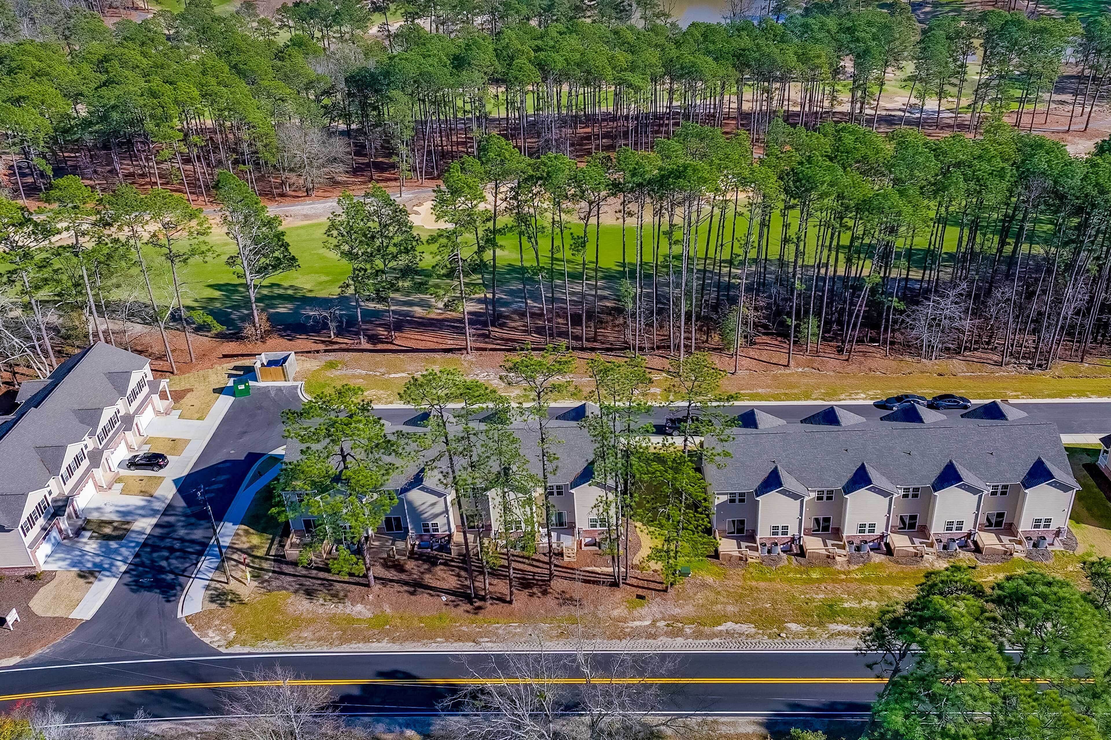 Aberdeen Townhome w/ Deck: Perfect For Golfers!