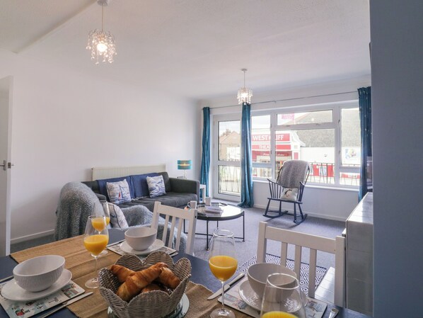 Dining - The Upper Circle (Clacton-on-Sea)