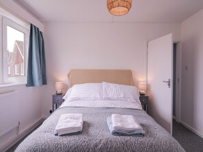 2 bedrooms, individually decorated, individually furnished, free WiFi - The Upper Circle (Clacton-on-Sea)