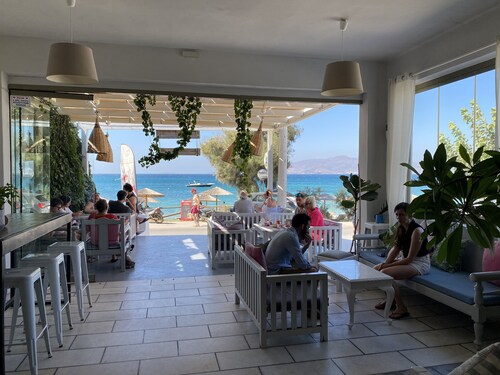 Sunshine Bay Suites