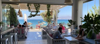 Sunshine Bay Suites