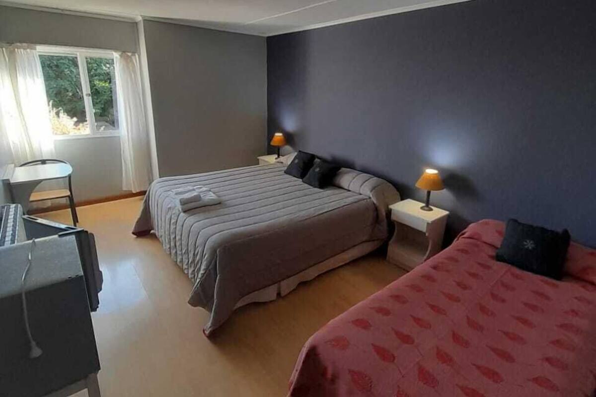 Quarto triplo básico | Wi-Fi de cortesia, roupa de cama