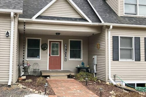 Private & Serene Suite Near Gore-Peaks-Lakes -WOL