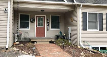 Private & Serene Suite Near Gore-Peaks-Lakes -WOL