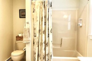 Towels, soap, shampoo, toilet paper