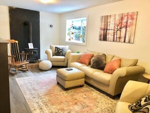 Smart TV, reproductor de DVD, libros y videoteca 