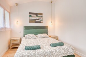 1 bedroom, free WiFi, bed sheets