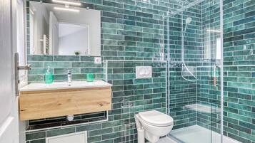 Douche, serviettes fournies