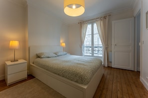 2 bedrooms, iron/ironing board, free WiFi, bed sheets