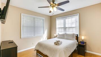 3 habitaciones, tabla de planchar con plancha, internet y ropa de cama