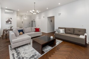 Leilighet, 3 soverom, byutsikt | 3 soverom, blendingsgardiner, strykejern/-brett og wi-fi (inkludert)