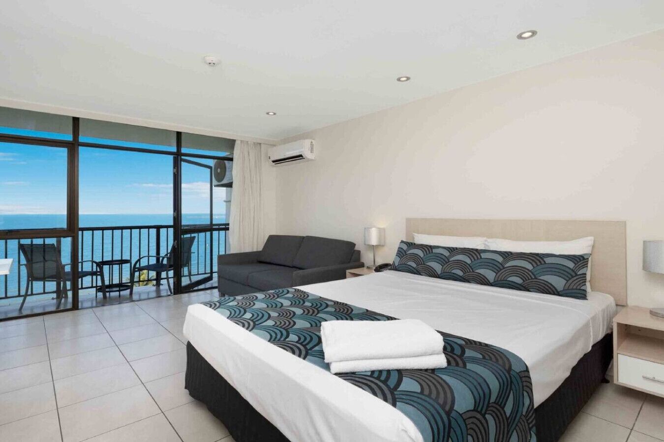 Iron/ironing board, WiFi