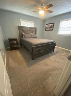 4 bedrooms, in-room safe, iron/ironing board, free WiFi