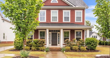 Charming 1BD/1BA Studio, 4 Miles to Downtown GVL