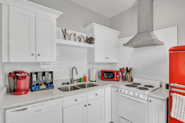 Fridge, microwave