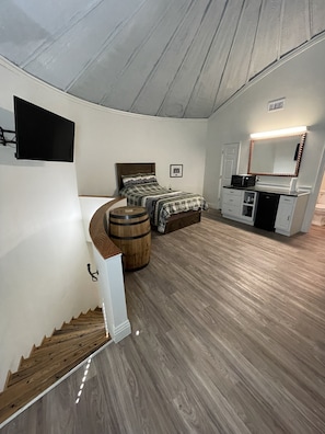 1 bedroom, iron/ironing board, WiFi, bed sheets - Cozy Grain Bin Room Retreat on a Working Mini Farm (Augusta)