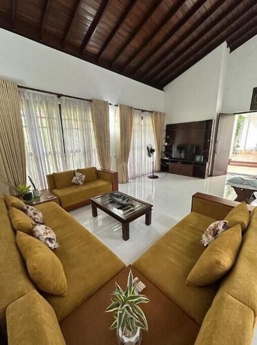 Garden Villa-Luxury home in Homagama Sri Lanka 5 mins HW and 20 mints to Colombo