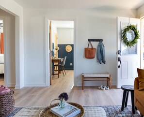 TV, stereoanlegg og kontorer