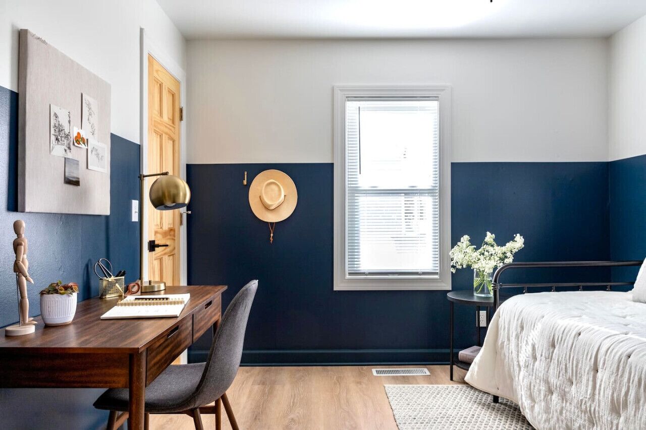 2 bedrooms, desk, iron/ironing board, WiFi