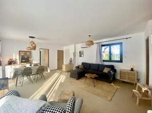 TV, books - Gîte Macy - Montauroux (MONTAUROUX)